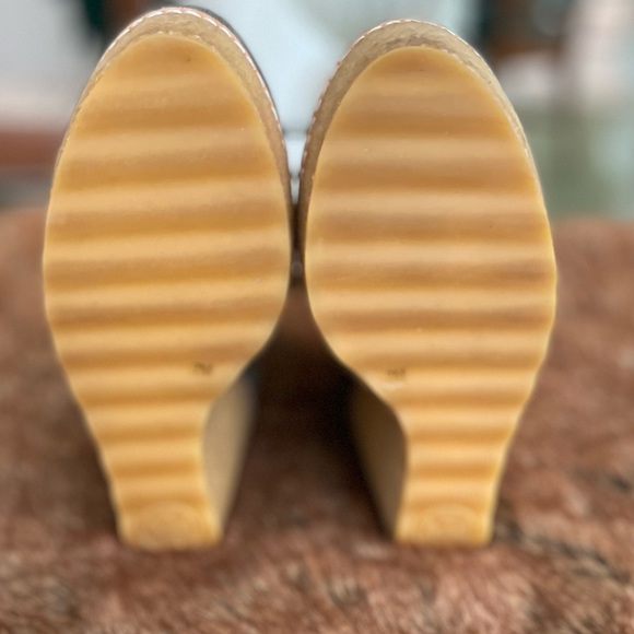 Tory Burch Denise Wedge Split Suede Booties Size 7 - Picture 6 of 7